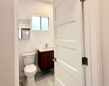 224 S Kenilworth Street - Photo Thumbnail 4