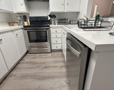 11750 W Sunset Boulevard - Photo Thumbnail 6