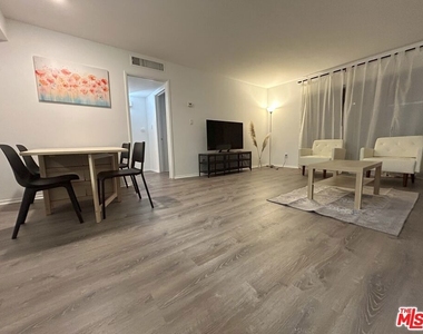 11750 W Sunset Boulevard - Photo Thumbnail 3