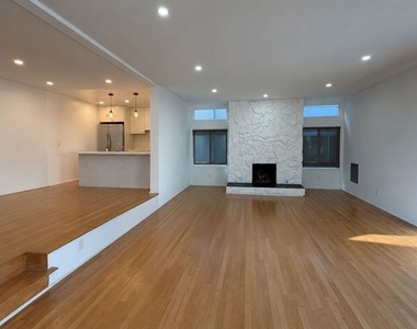25 Privateer Street - Photo Thumbnail 1