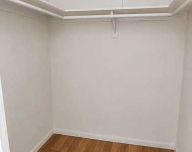 25 Privateer Street - Photo Thumbnail 16