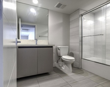 5030 Rosewood Avenue - Photo Thumbnail 13