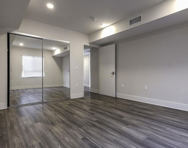 5030 Rosewood Avenue - Photo Thumbnail 16
