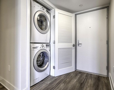 5030 Rosewood Avenue - Photo Thumbnail 18