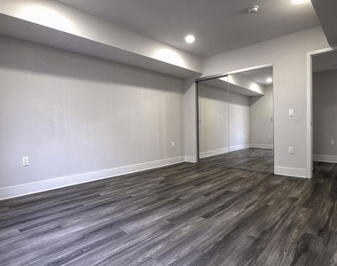 5030 Rosewood Avenue - Photo Thumbnail 15