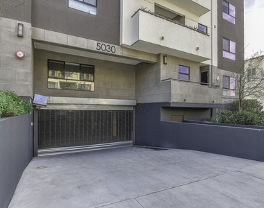 5030 Rosewood Avenue - Photo Thumbnail 21