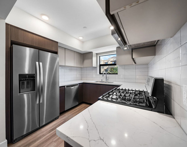 5030 Rosewood Avenue - Photo Thumbnail 6