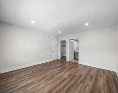 5030 Rosewood Avenue - Photo Thumbnail 15