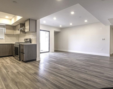 5030 Rosewood Avenue - Photo Thumbnail 4