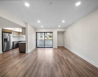 5030 Rosewood Avenue - Photo Thumbnail 7