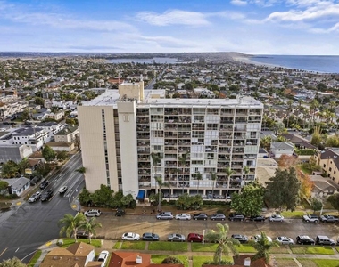 4944 Cass - Photo Thumbnail 26