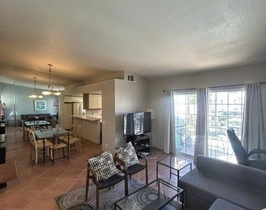 505 S Farrell Drive - Photo Thumbnail 3