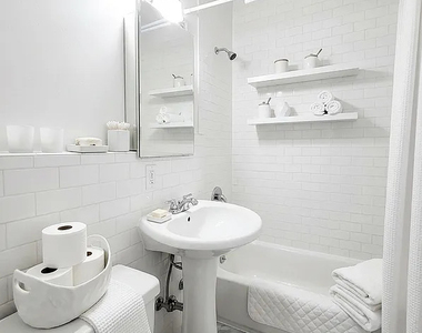 338 East 55th Street - Photo Thumbnail 5