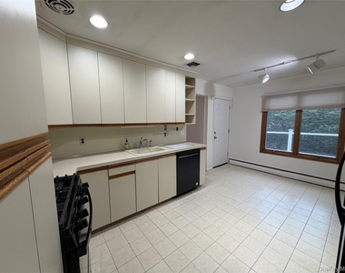 14 Glenn Drive - Photo Thumbnail 9
