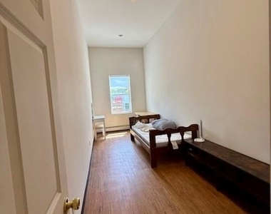 33 W Market Street - Photo Thumbnail 4