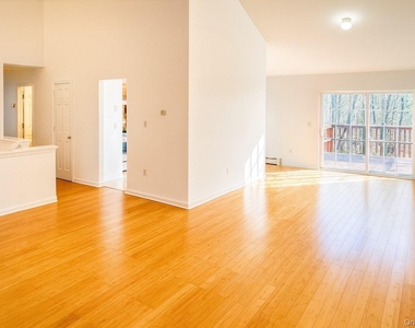 18 Penny Lane - Photo Thumbnail 3
