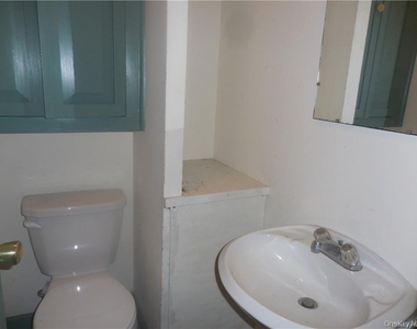 67 Main Street - Photo Thumbnail 12