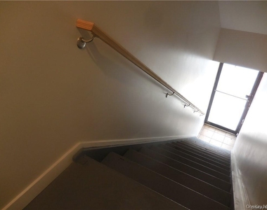 67 Main Street - Photo Thumbnail 16