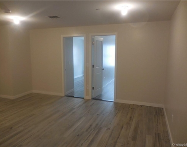 67 Main Street - Photo Thumbnail 11