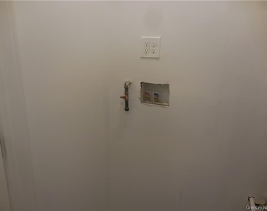 67 Main Street - Photo Thumbnail 14