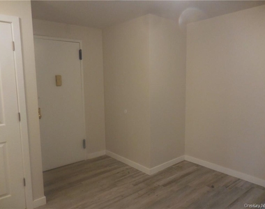 67 Main Street - Photo Thumbnail 9