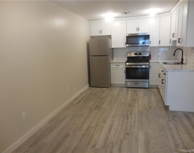 67 Main Street - Photo Thumbnail 2