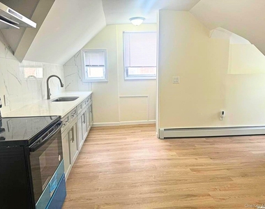 79-38 209th Street - Photo Thumbnail 2