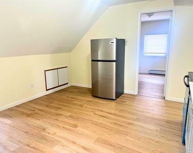 79-38 209th Street - Photo Thumbnail 3