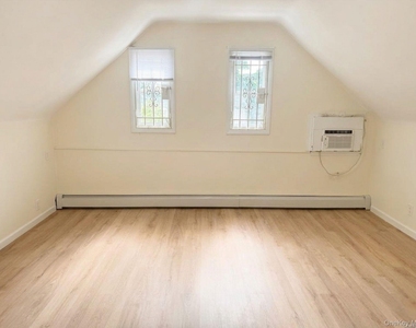 79-38 209th Street - Photo Thumbnail 5