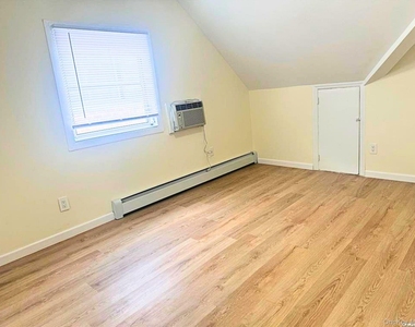 79-38 209th Street - Photo Thumbnail 4