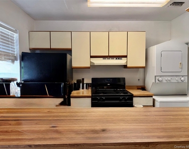 276 Temple Hill Road - Photo Thumbnail 4