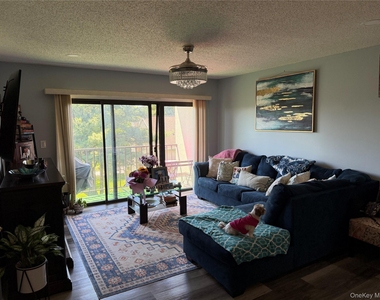 19 Edinburgh Drive - Photo Thumbnail 1