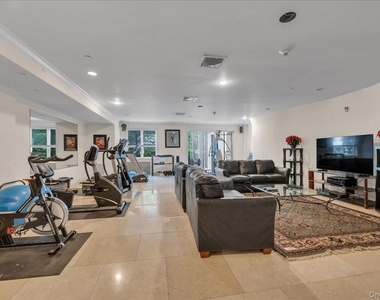 171 Great Neck Rd - Photo Thumbnail 10