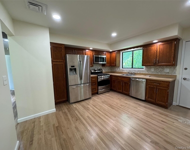 48 Camp Hill Road - Photo Thumbnail 7