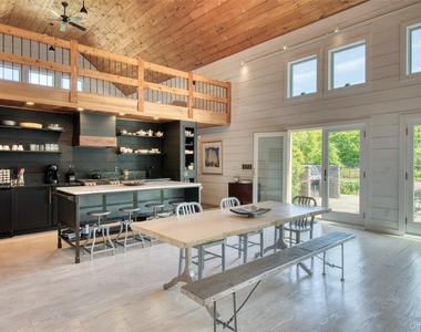 745 Golfview Court - Photo Thumbnail 5