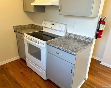 174 Myrtle Avenue - Photo Thumbnail 5