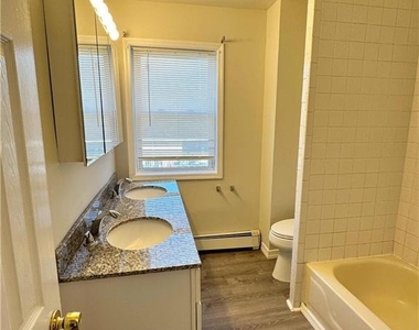 174 Myrtle Avenue - Photo Thumbnail 7