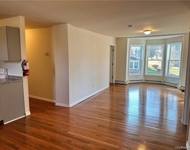 174 Myrtle Avenue - Photo Thumbnail 3