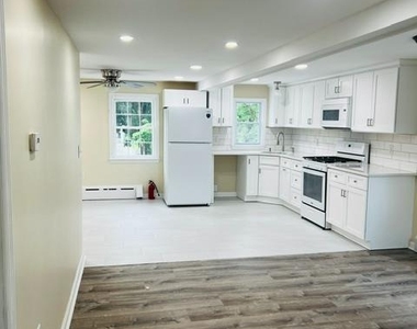 18 Lincoln Avenue - Photo Thumbnail 2
