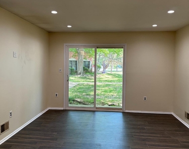 11 Crabapple Lane - Photo Thumbnail 1