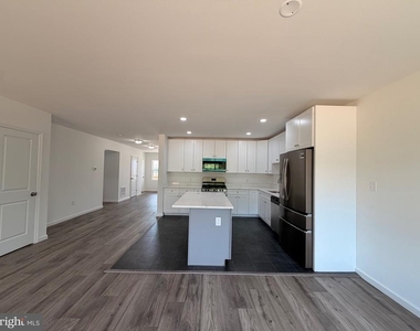 242 Parkside - Photo Thumbnail 3