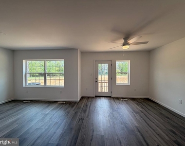 242 Parkside - Photo Thumbnail 4