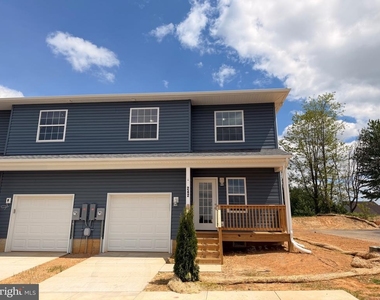 242 Parkside - Photo Thumbnail 12