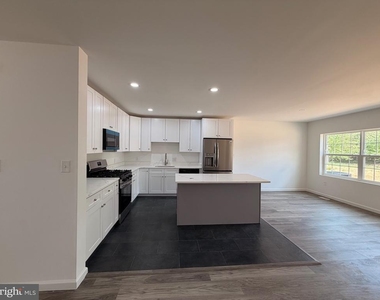 242 Parkside - Photo Thumbnail 1