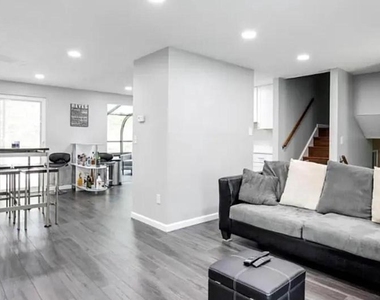 15337 Edgehill Drive - Photo Thumbnail 3