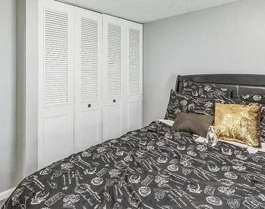 15337 Edgehill Drive - Photo Thumbnail 8