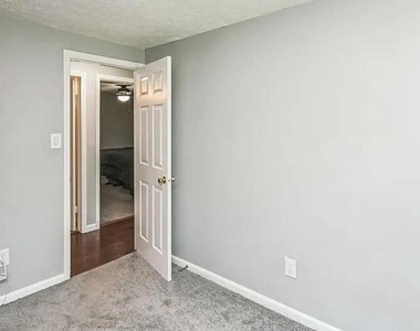 15337 Edgehill Drive - Photo Thumbnail 10