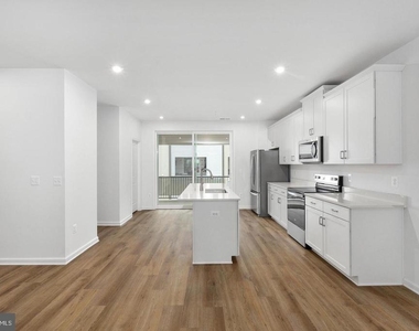 2546 Neabsco Common Place - Photo Thumbnail 5