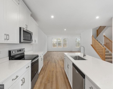 2546 Neabsco Common Place - Photo Thumbnail 7