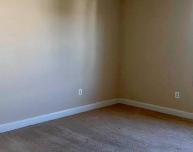 2308 Merseyside Drive - Photo Thumbnail 32